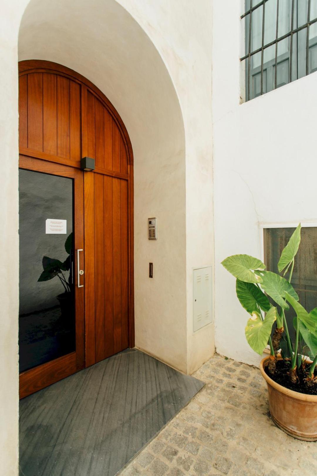 Appartamento Attic With Terrace- 1Bd 1Bth- Corral Del Rey Siviglia Esterno foto