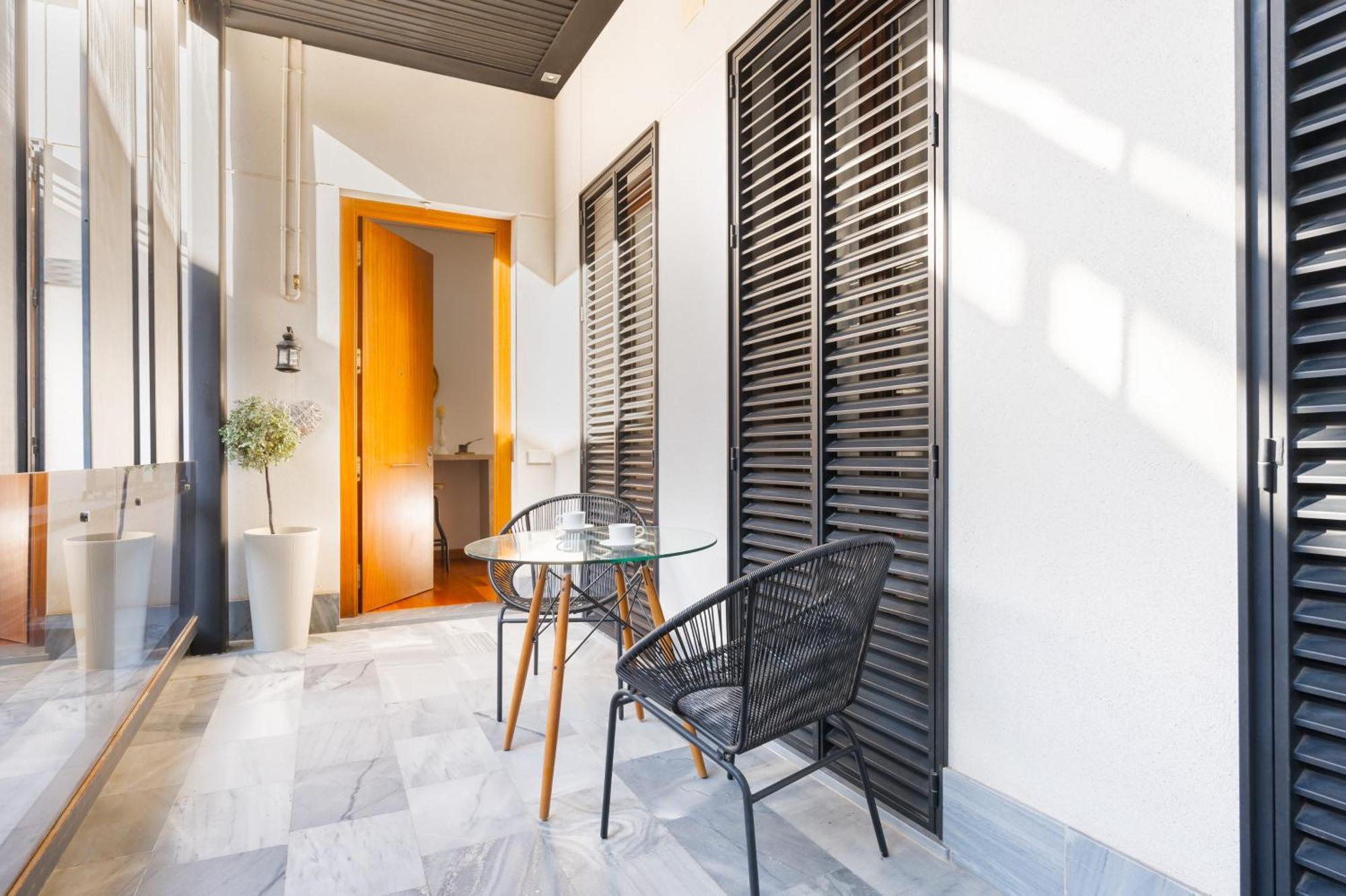 Appartamento Attic With Terrace- 1Bd 1Bth- Corral Del Rey Siviglia Esterno foto
