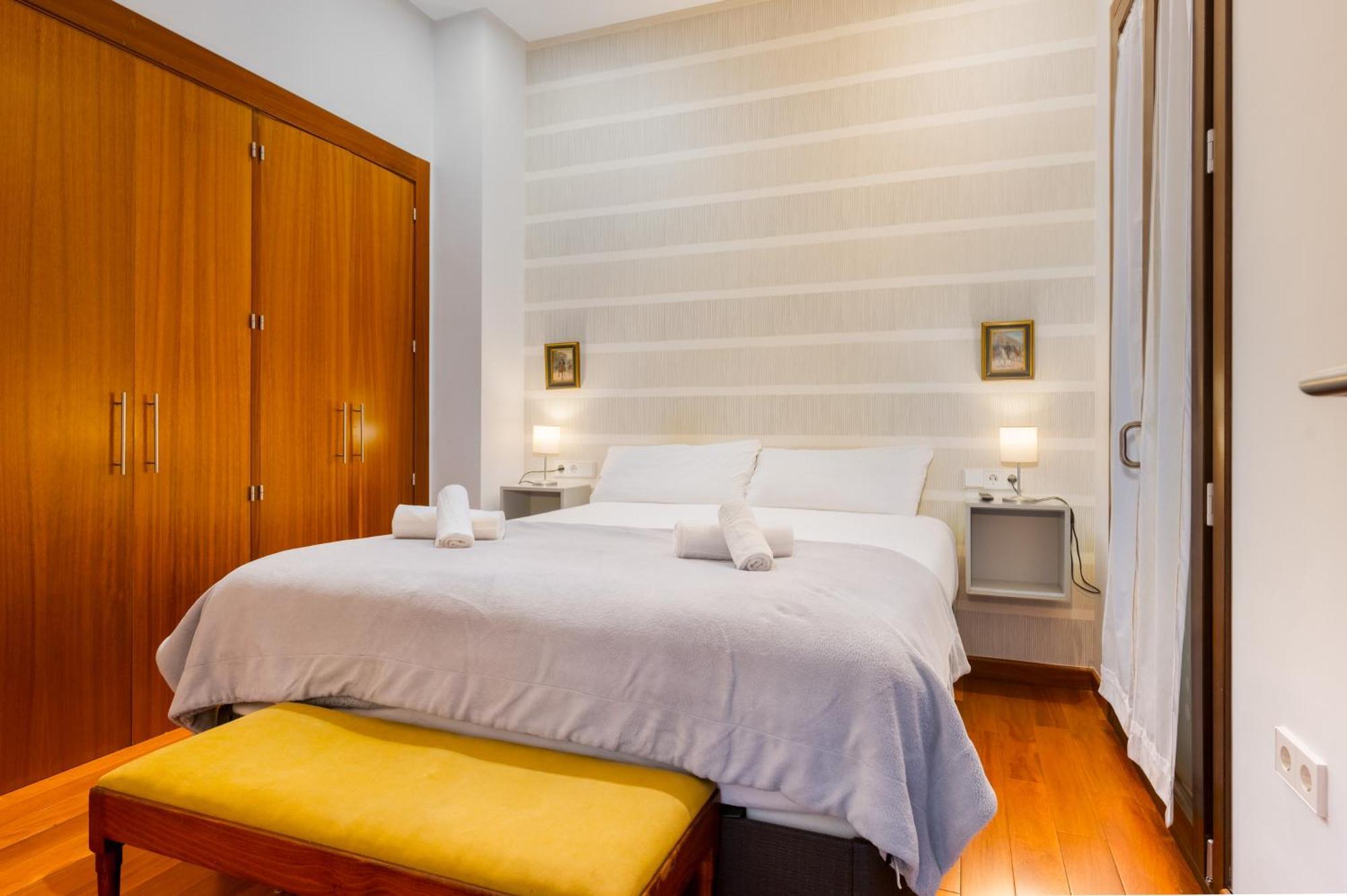 Appartamento Attic With Terrace- 1Bd 1Bth- Corral Del Rey Siviglia Esterno foto