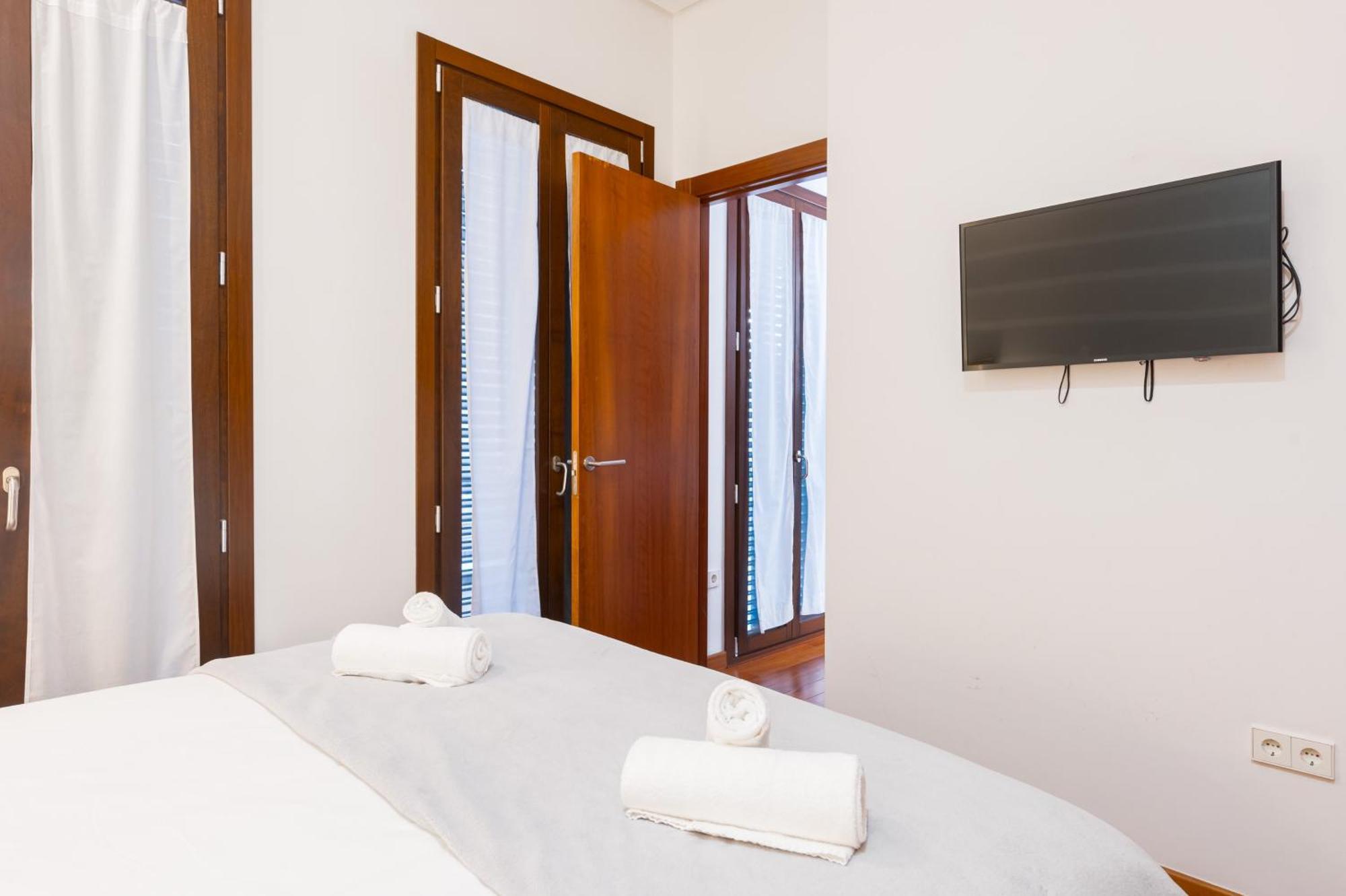 Appartamento Attic With Terrace- 1Bd 1Bth- Corral Del Rey Siviglia Esterno foto