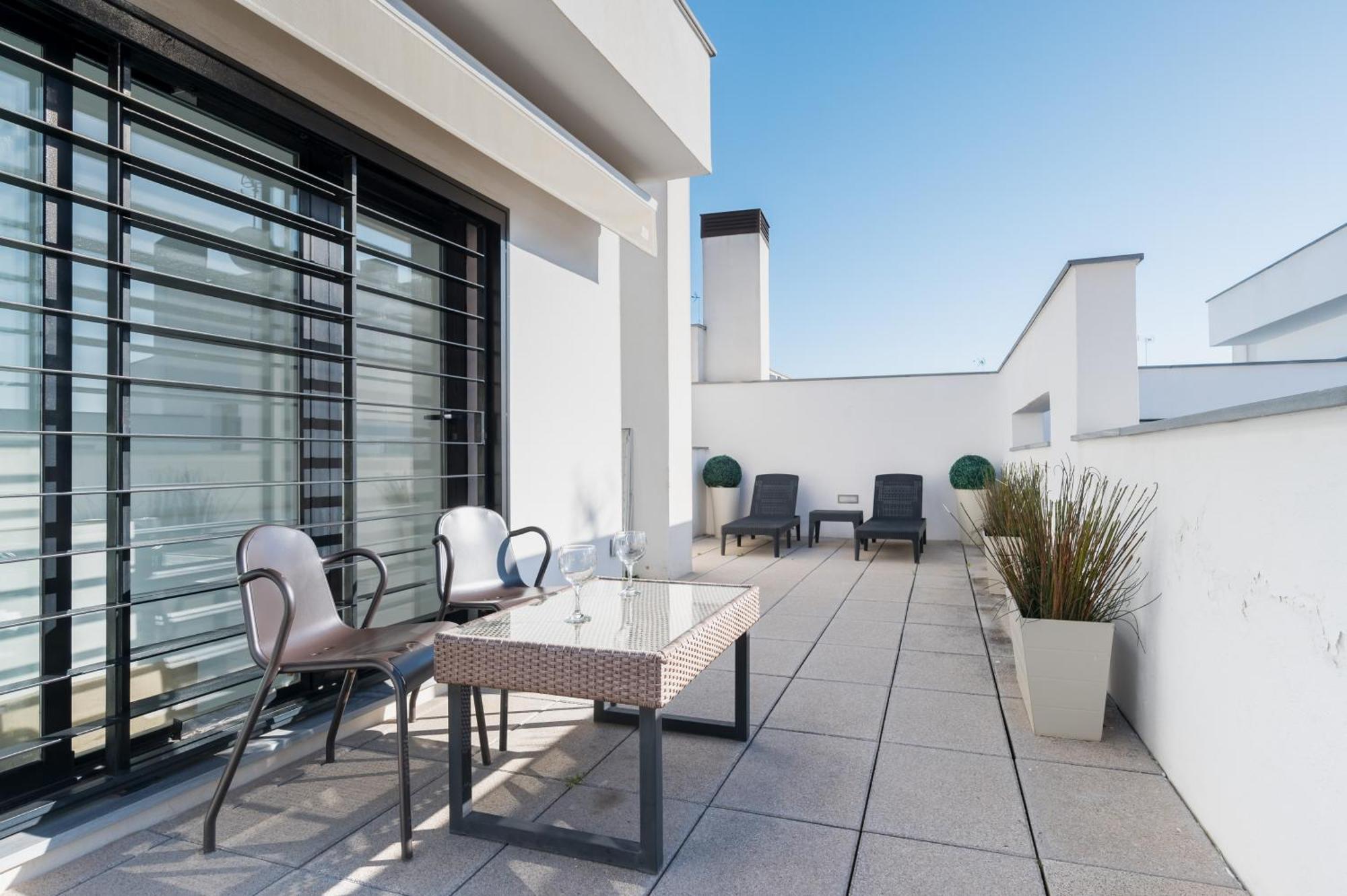 Appartamento Attic With Terrace- 1Bd 1Bth- Corral Del Rey Siviglia Esterno foto
