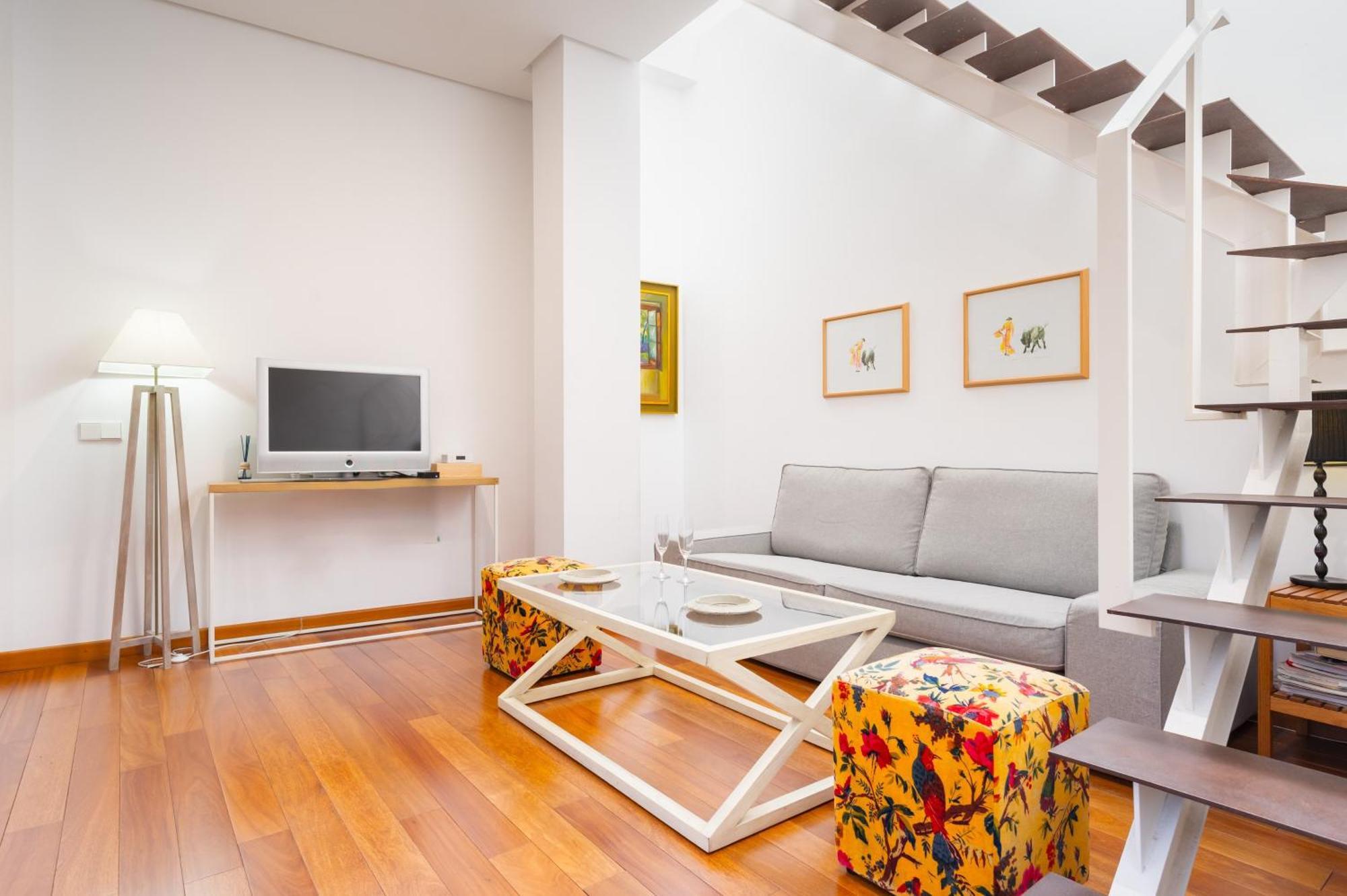 Appartamento Attic With Terrace- 1Bd 1Bth- Corral Del Rey Siviglia Esterno foto